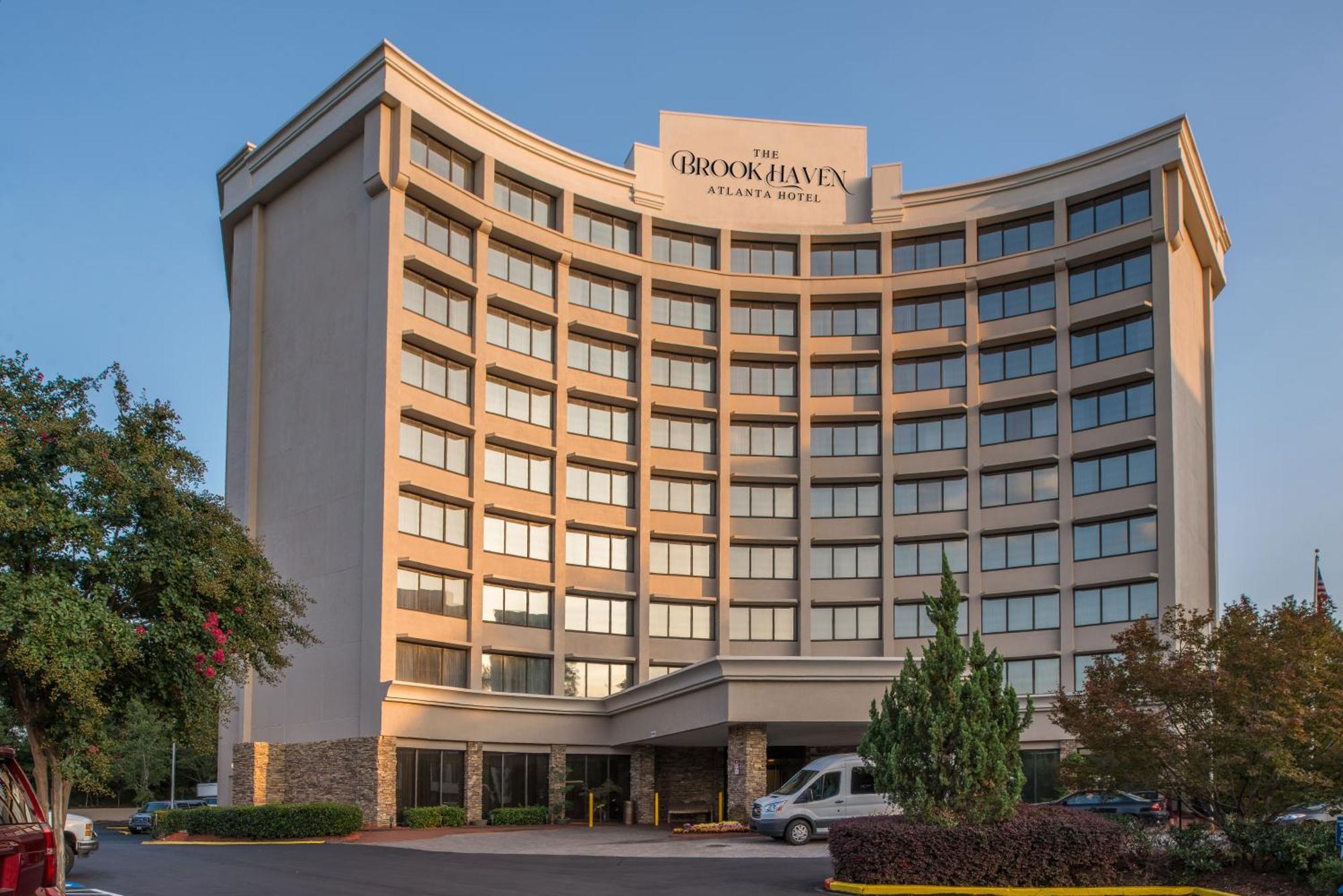 ホテル ダブルツリー バイ ヒルトン アトランタ ノース ドルーイド ヒルズ/エモリー エリア Druid Hills エクステリア 写真
